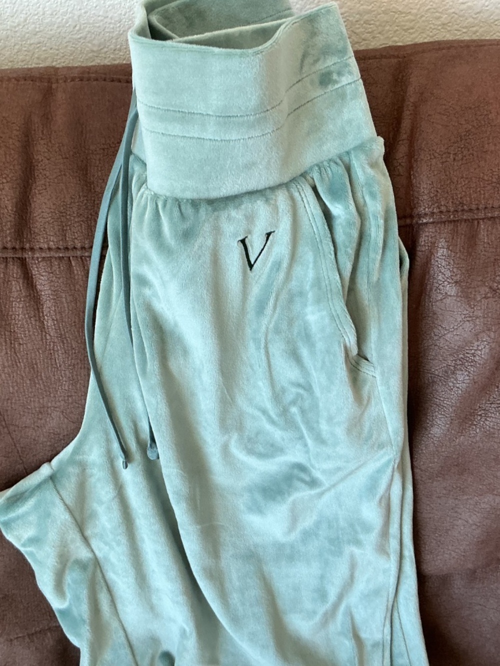 Victoria’s Secret Velour Light Green Jogger and Jacket Matching Set - Picture 2 of 10